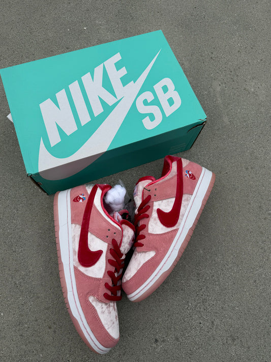 Size 9.5 - StrangeLove x Dunk Low SB Valentine's Day