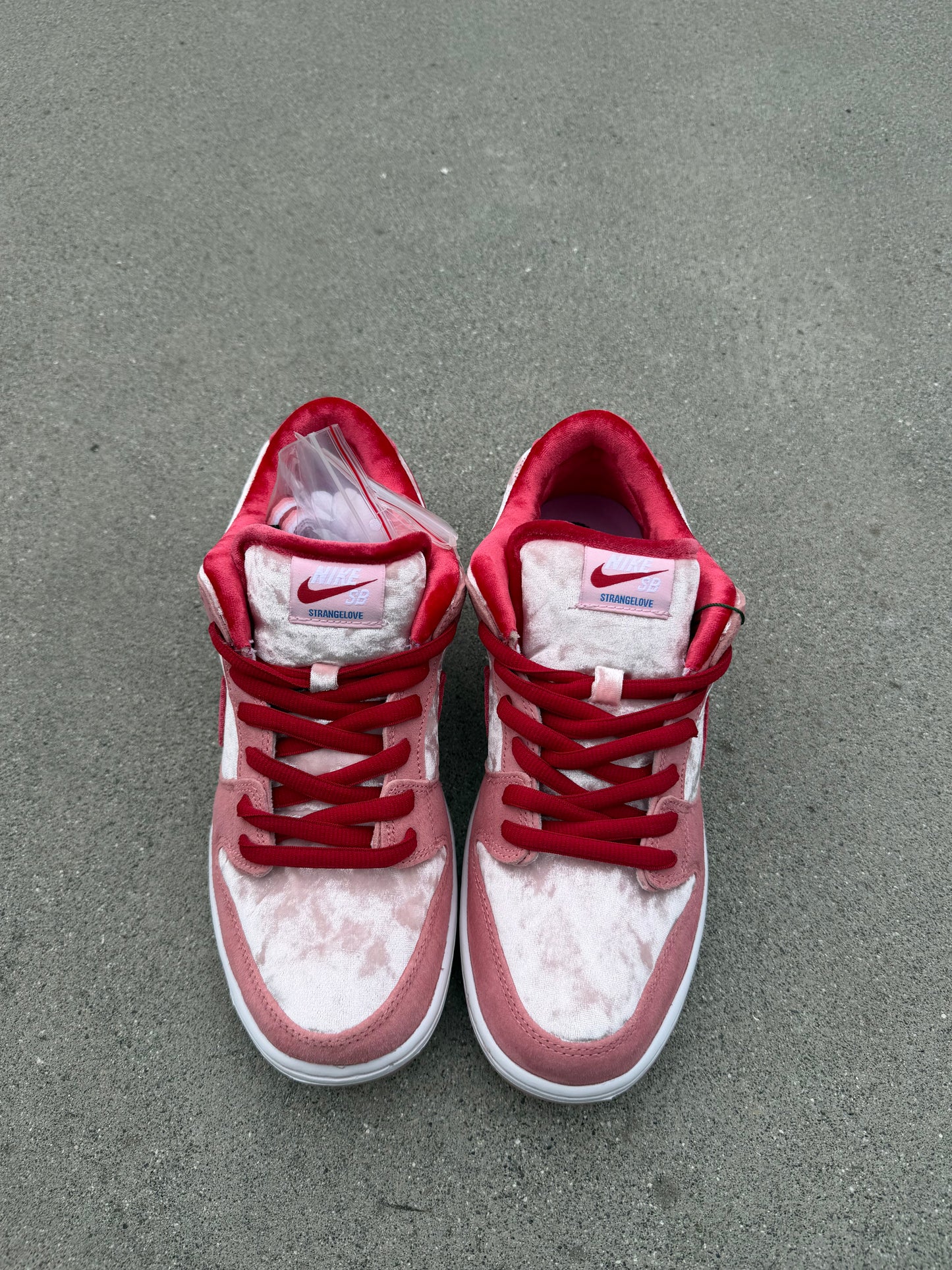 Size 9.5 - StrangeLove x Dunk Low SB Valentine's Day