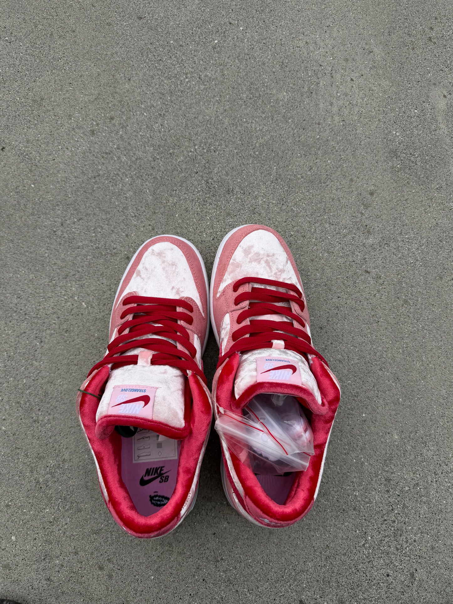 Size 9.5 - StrangeLove x Dunk Low SB Valentine's Day