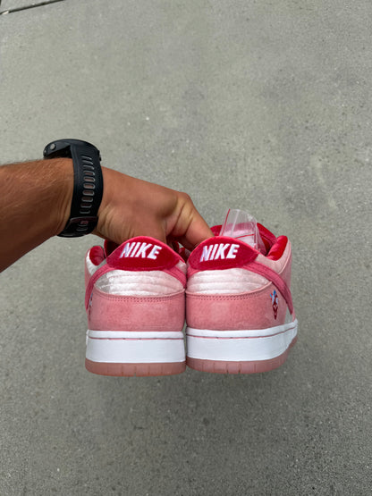 Size 9.5 - StrangeLove x Dunk Low SB Valentine's Day