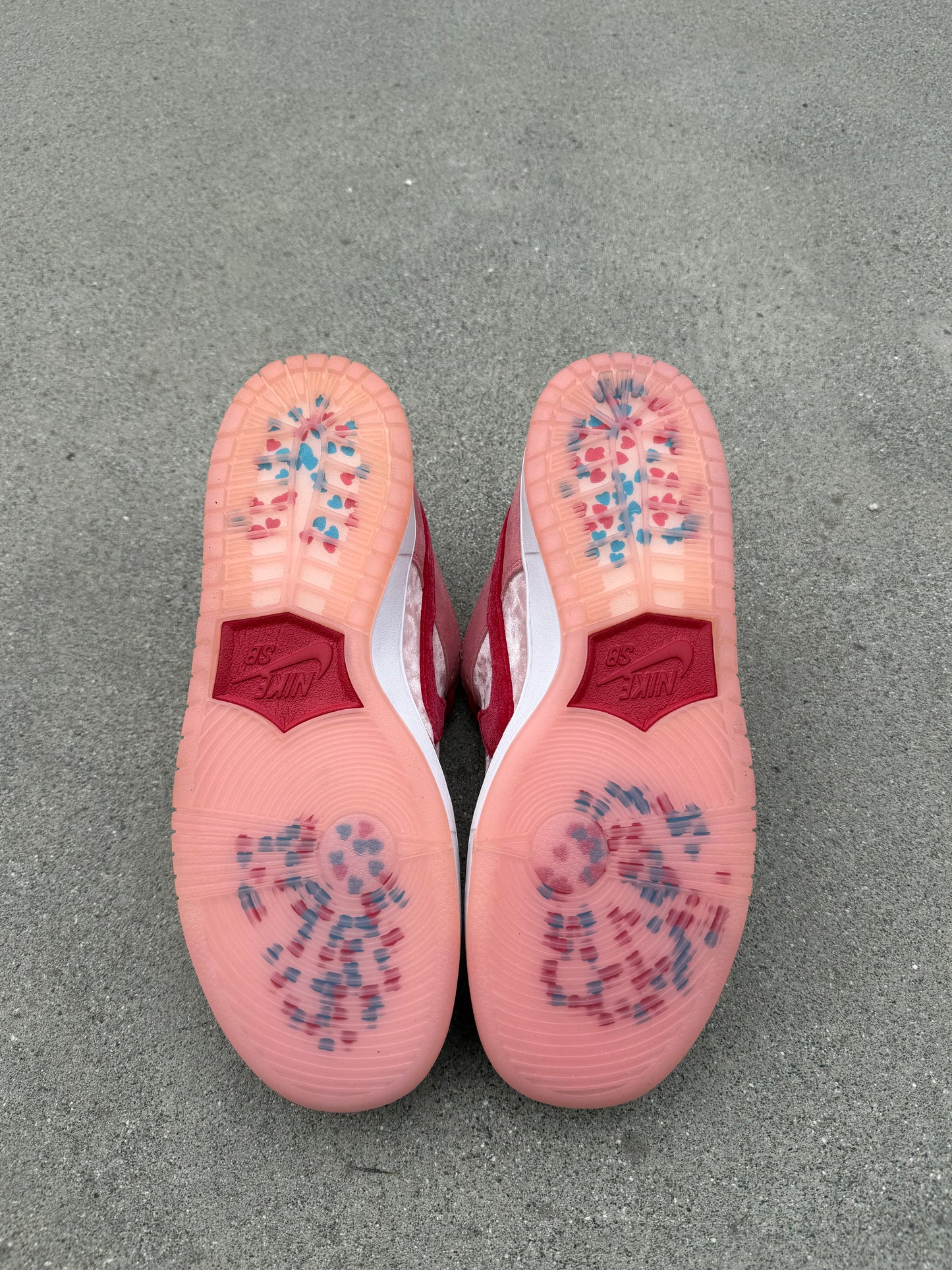 Size 9.5 - StrangeLove x Dunk Low SB Valentine's Day