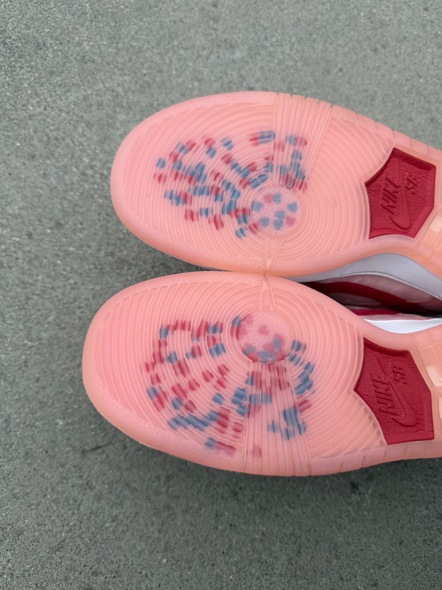 Size 9.5 - StrangeLove x Dunk Low SB Valentine's Day