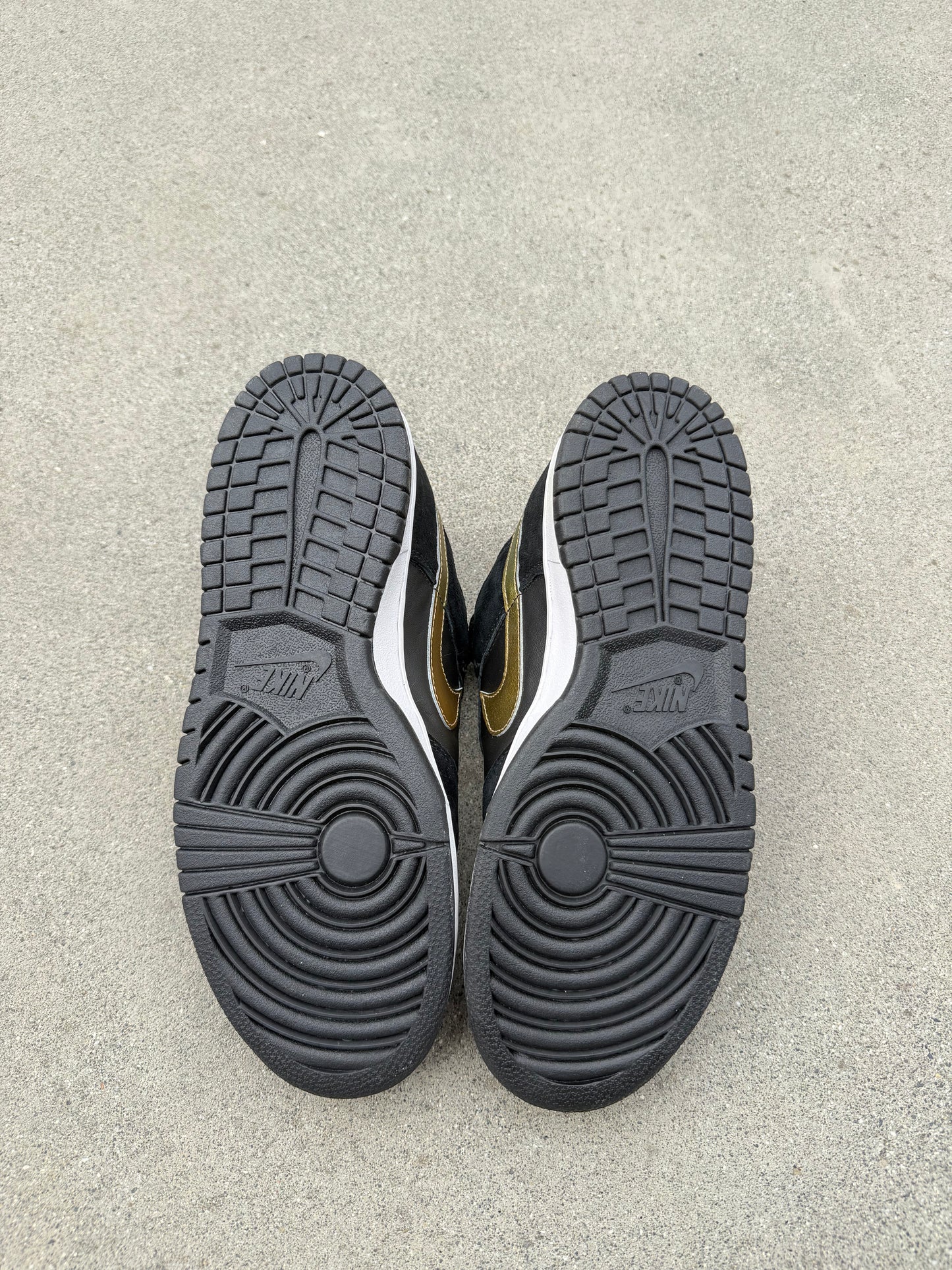 Size 9.5 - Nike Dunk Low Pro SB Takashi