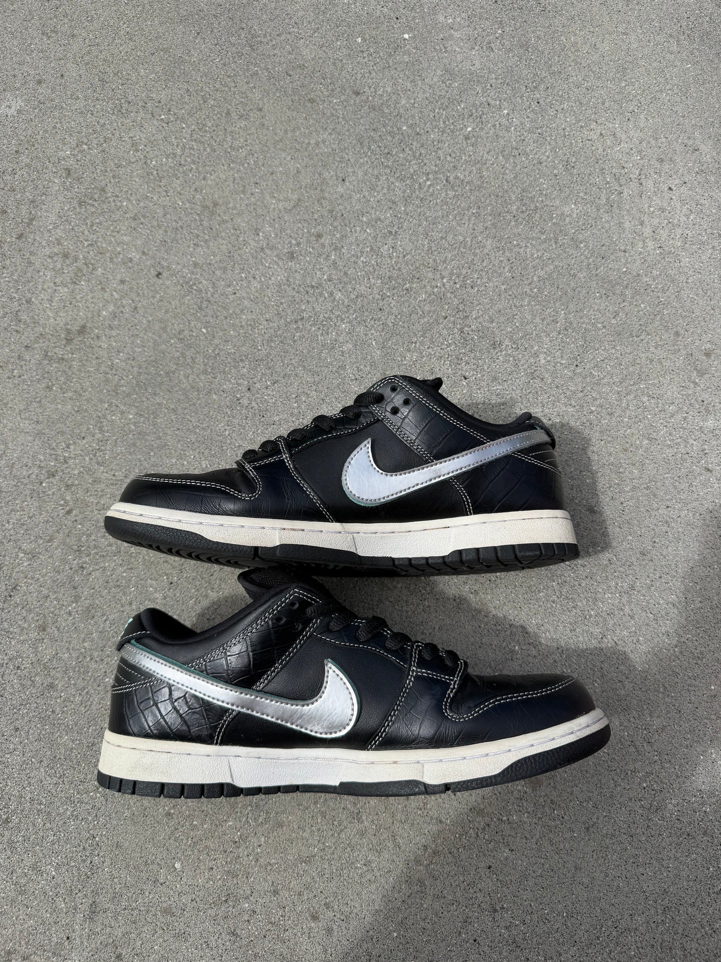 Size 9.5 - Diamond Supply Co. x Nike SB Dunk Low Pro Black Diamond