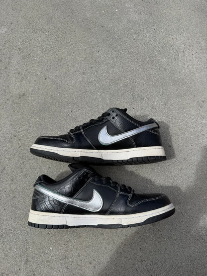 Size 9.5 - Diamond Supply Co. x Nike SB Dunk Low Pro Black Diamond