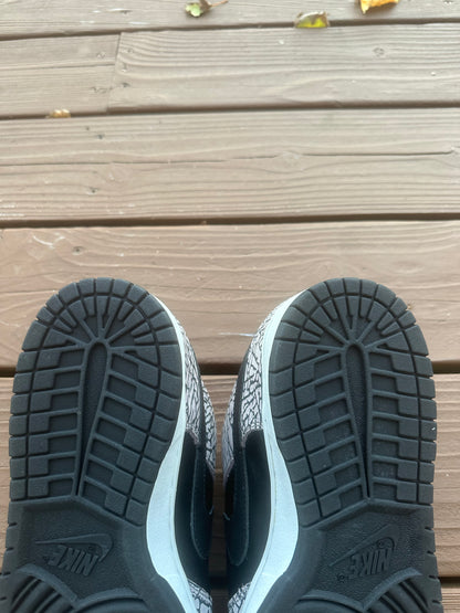 Size 9.5 - Supreme x Nike SB Dunk Low Pro Black Cement