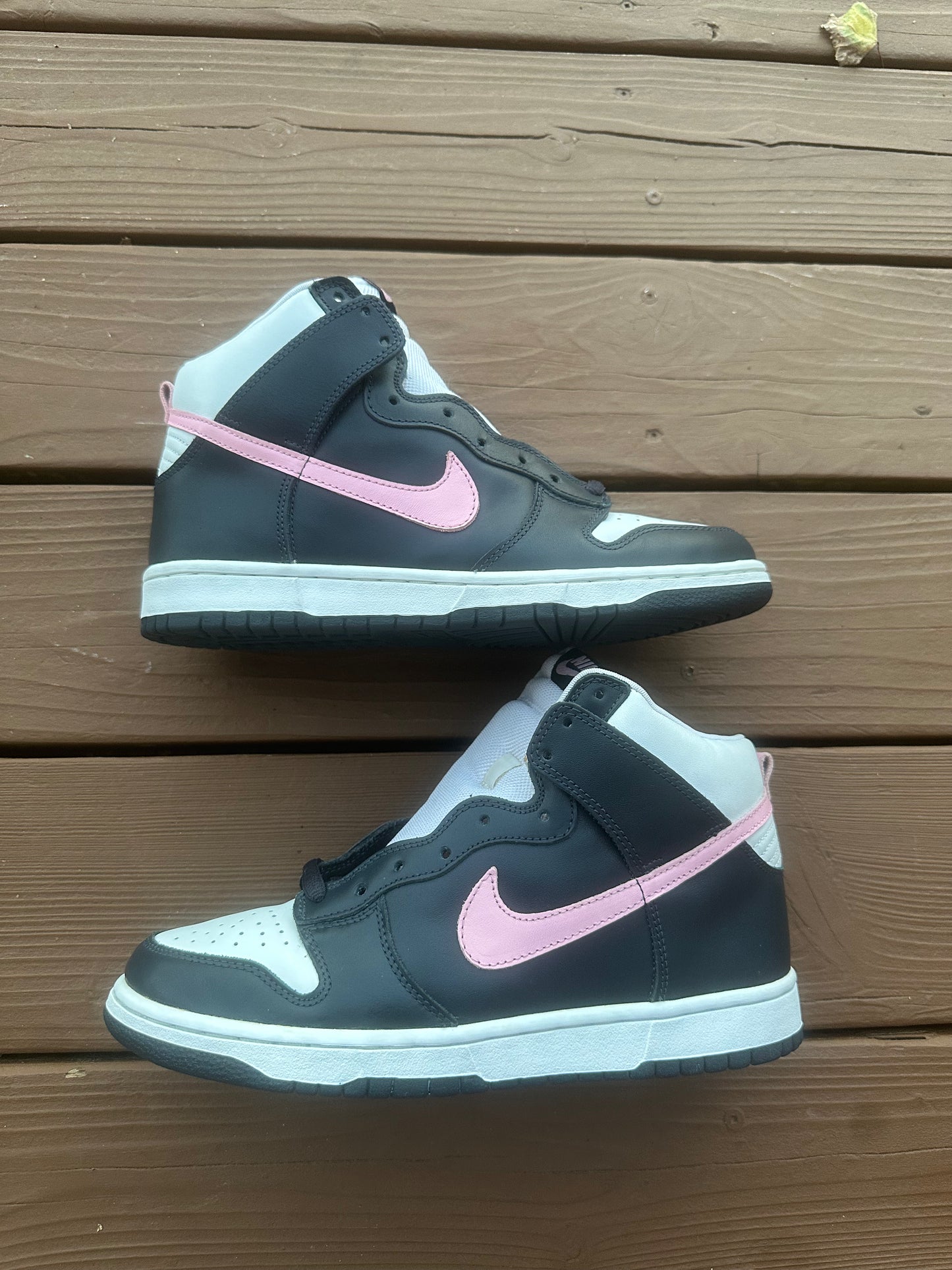 Size 9.5 - Nike Dunk High Pro SB Shy Pink