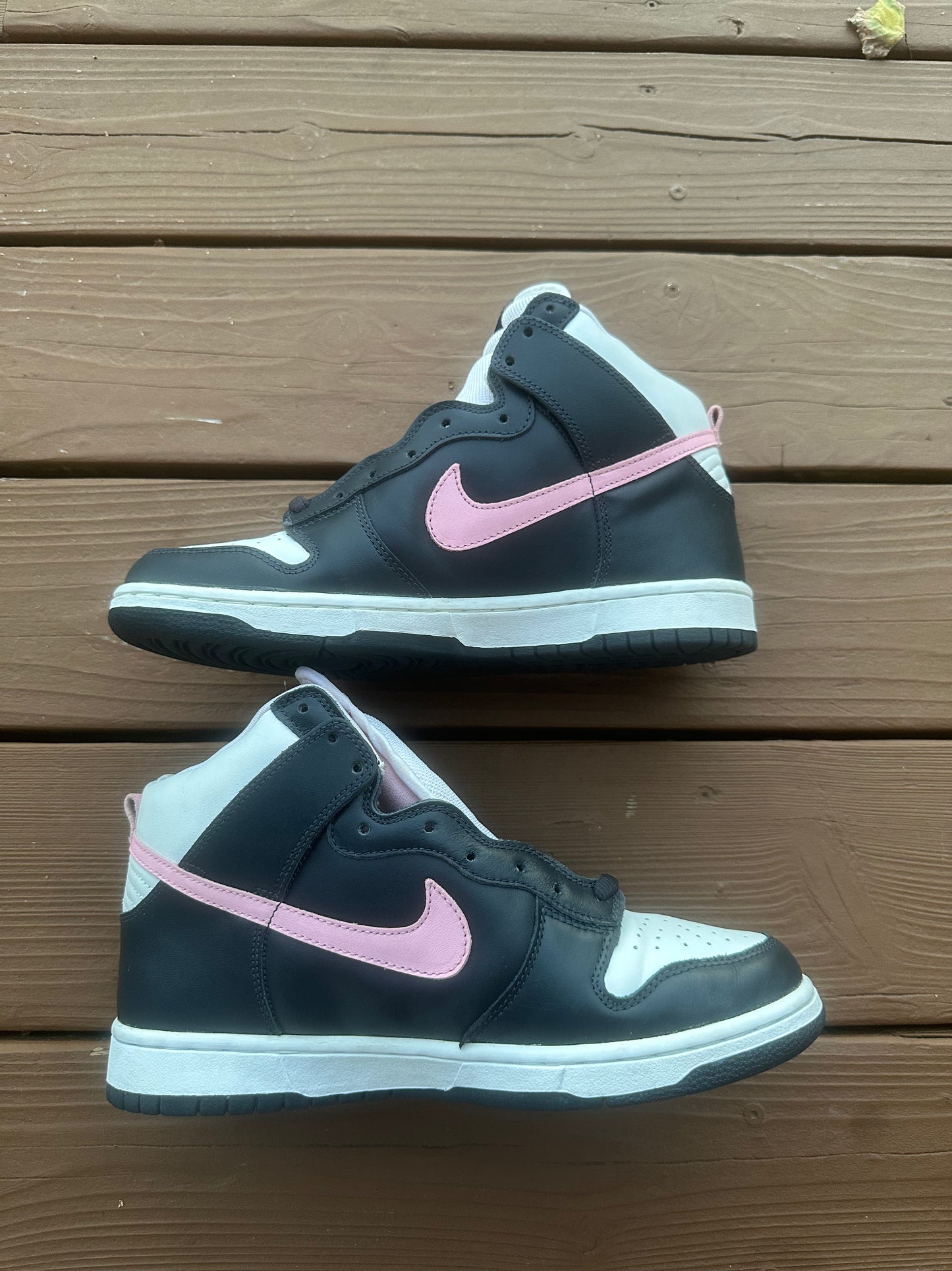 Size 9.5 - Nike Dunk High Pro SB Shy Pink