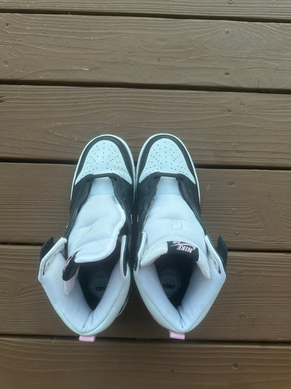 Size 9.5 - Nike Dunk High Pro SB Shy Pink