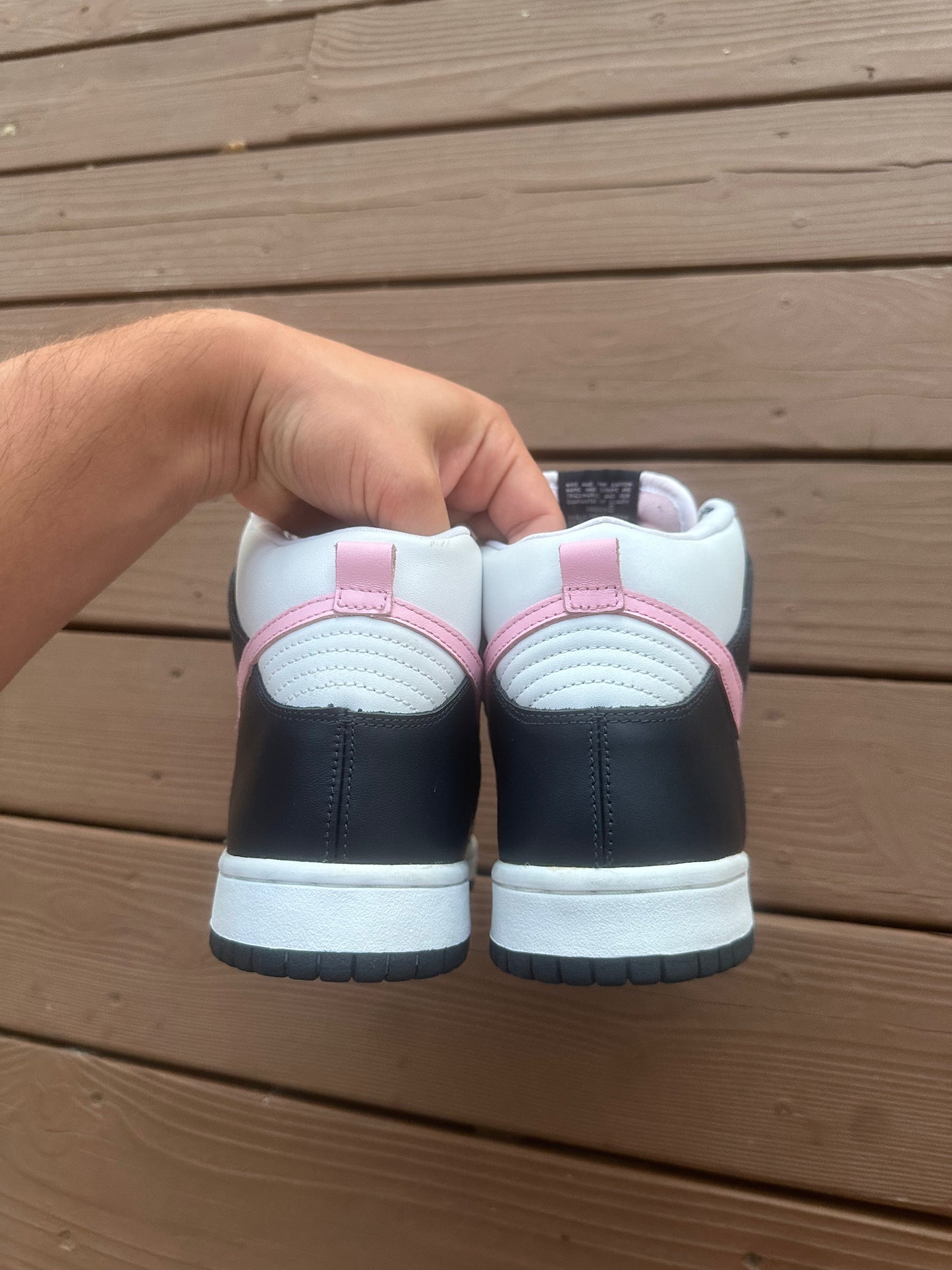 Size 9.5 - Nike Dunk High Pro SB Shy Pink