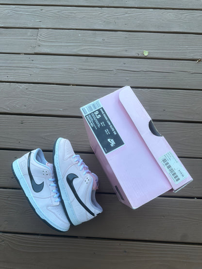 Size 9.5 - Nike Dunk Low Elite SB Pink Box