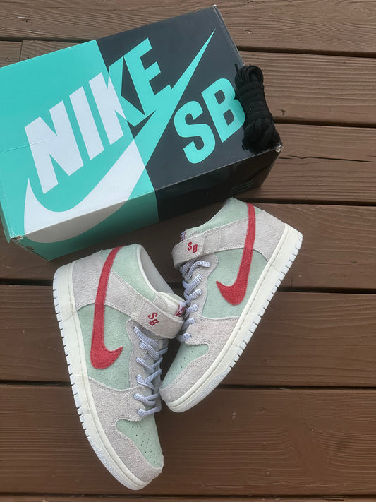 Size 10 - Nike SB Dunk Mid Pro QS White Widow