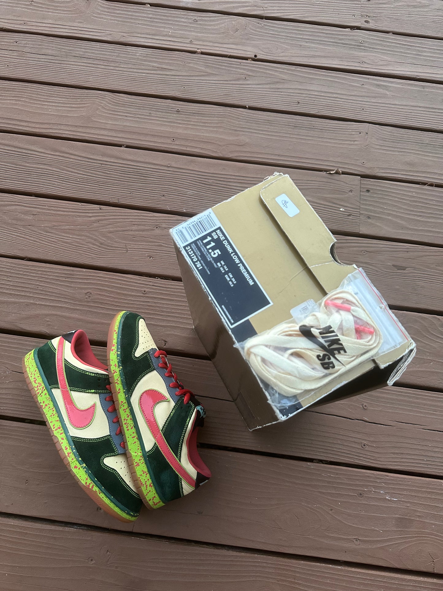 Size 11.5 - Nike Dunk Low Premium SB Mosquito