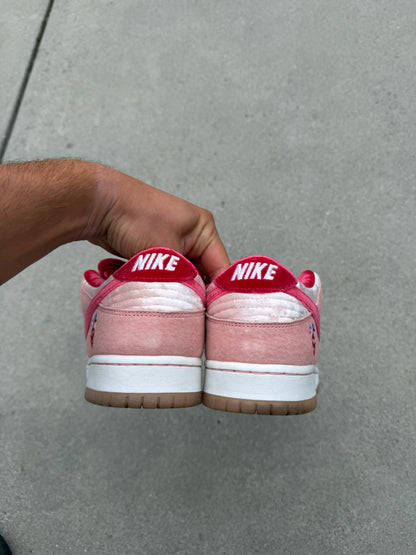 Size 10 - StrangeLove x Dunk Low SB Valentine's Day
