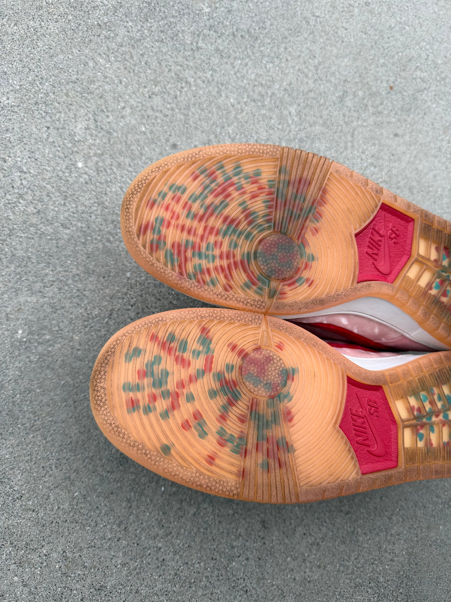 Size 10 - StrangeLove x Dunk Low SB Valentine's Day