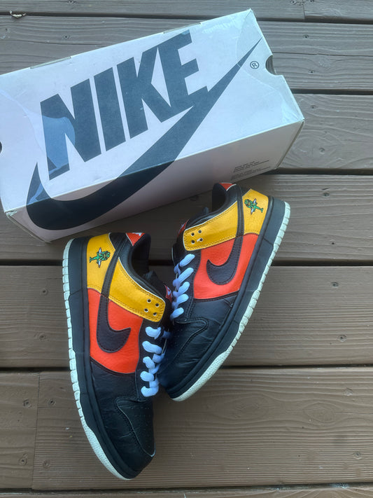 Size 9 - Nike Dunk Low Pro SB Raygun