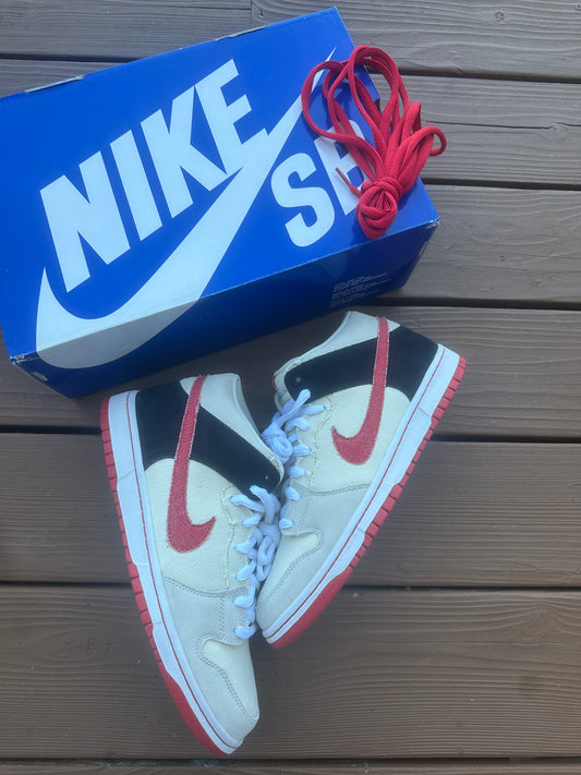 Size 10.5 - Nike Dunk Mid Pro SB Ryu