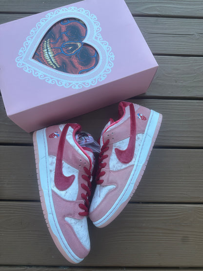 Size 11 - StrangeLove x Dunk Low SB Valentine's Day Special Box