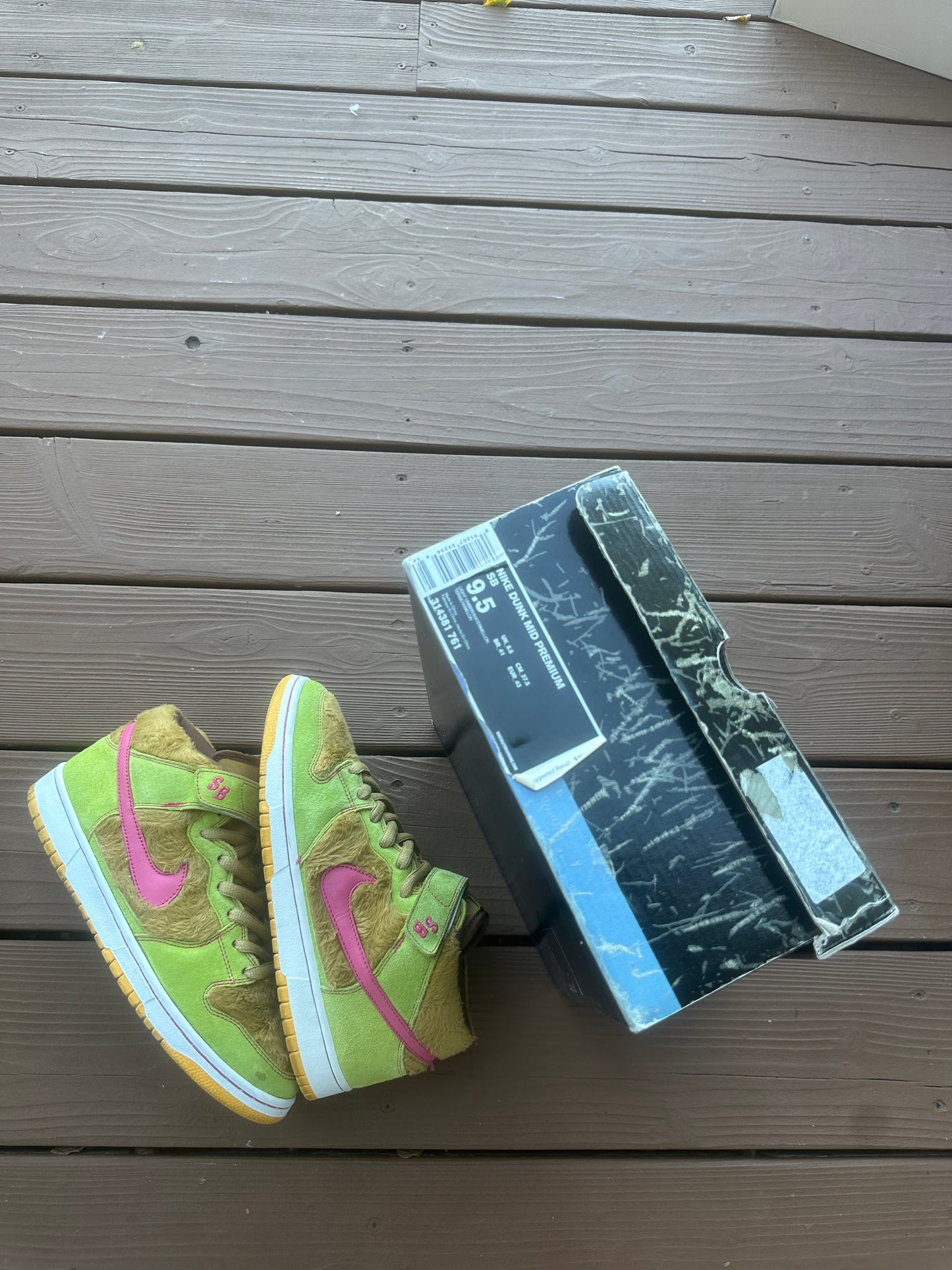 Size 9.5 - Nike Dunk Mid Premium SB Mama Bear