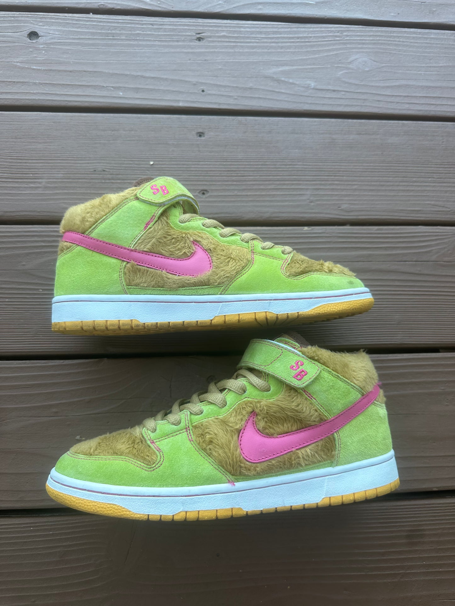 Size 9.5 - Nike Dunk Mid Premium SB Mama Bear