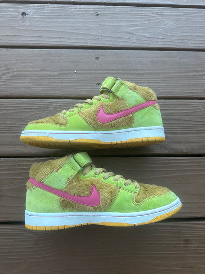 Size 9.5 - Nike Dunk Mid Premium SB Mama Bear
