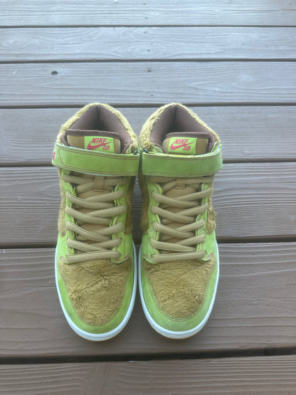 Size 9.5 - Nike Dunk Mid Premium SB Mama Bear