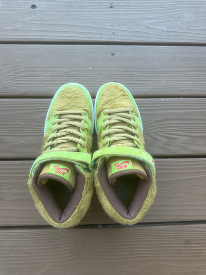 Size 9.5 - Nike Dunk Mid Premium SB Mama Bear
