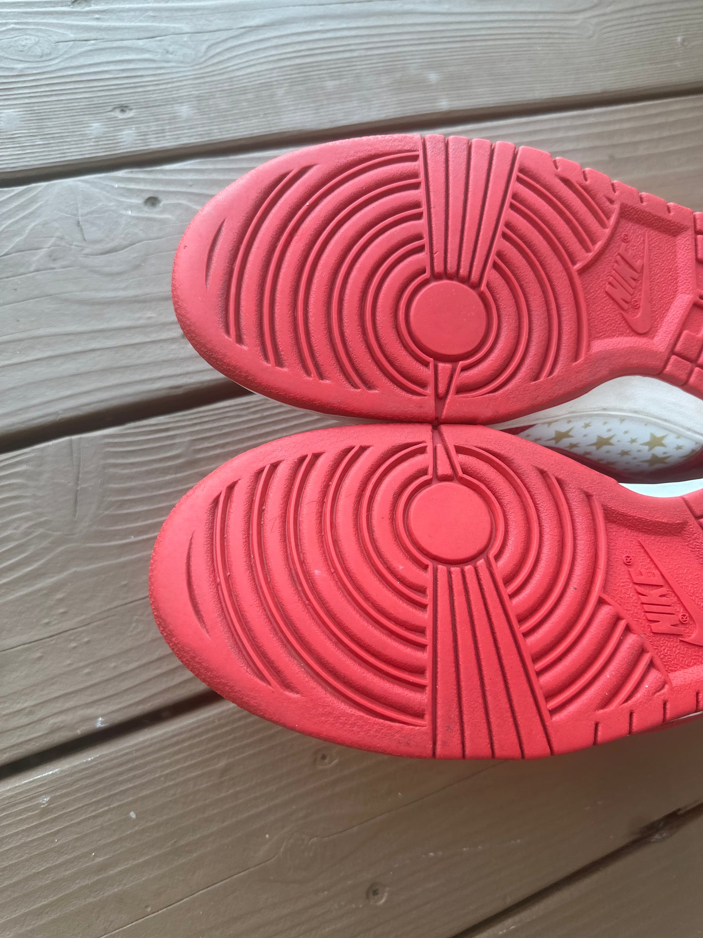 Size 10 - Supreme x Dunk High Pro SB Red Stars