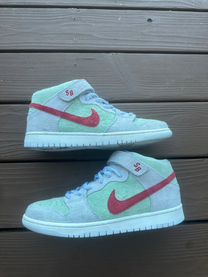 Size 10.5 - Nike SB Dunk Mid Pro QS White Widow