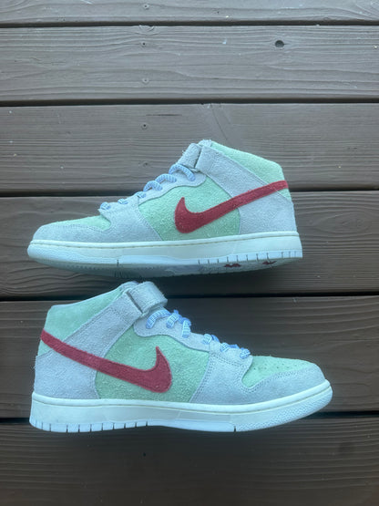 Size 10.5 - Nike SB Dunk Mid Pro QS White Widow