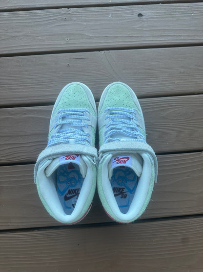 Size 10.5 - Nike SB Dunk Mid Pro QS White Widow