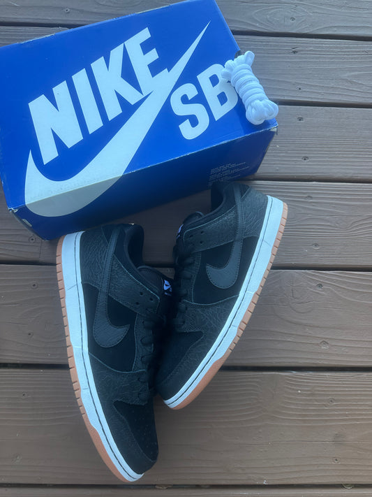Size 11 - Nike Dunk Low Premium SB QS Nontourage
