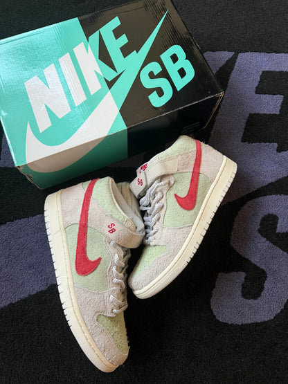 Size 10 - Nike SB Dunk Mid Pro QS White Widow