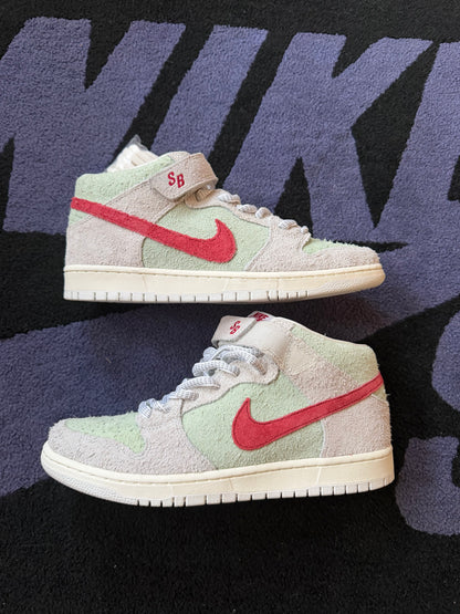 Size 10 - Nike SB Dunk Mid Pro QS White Widow