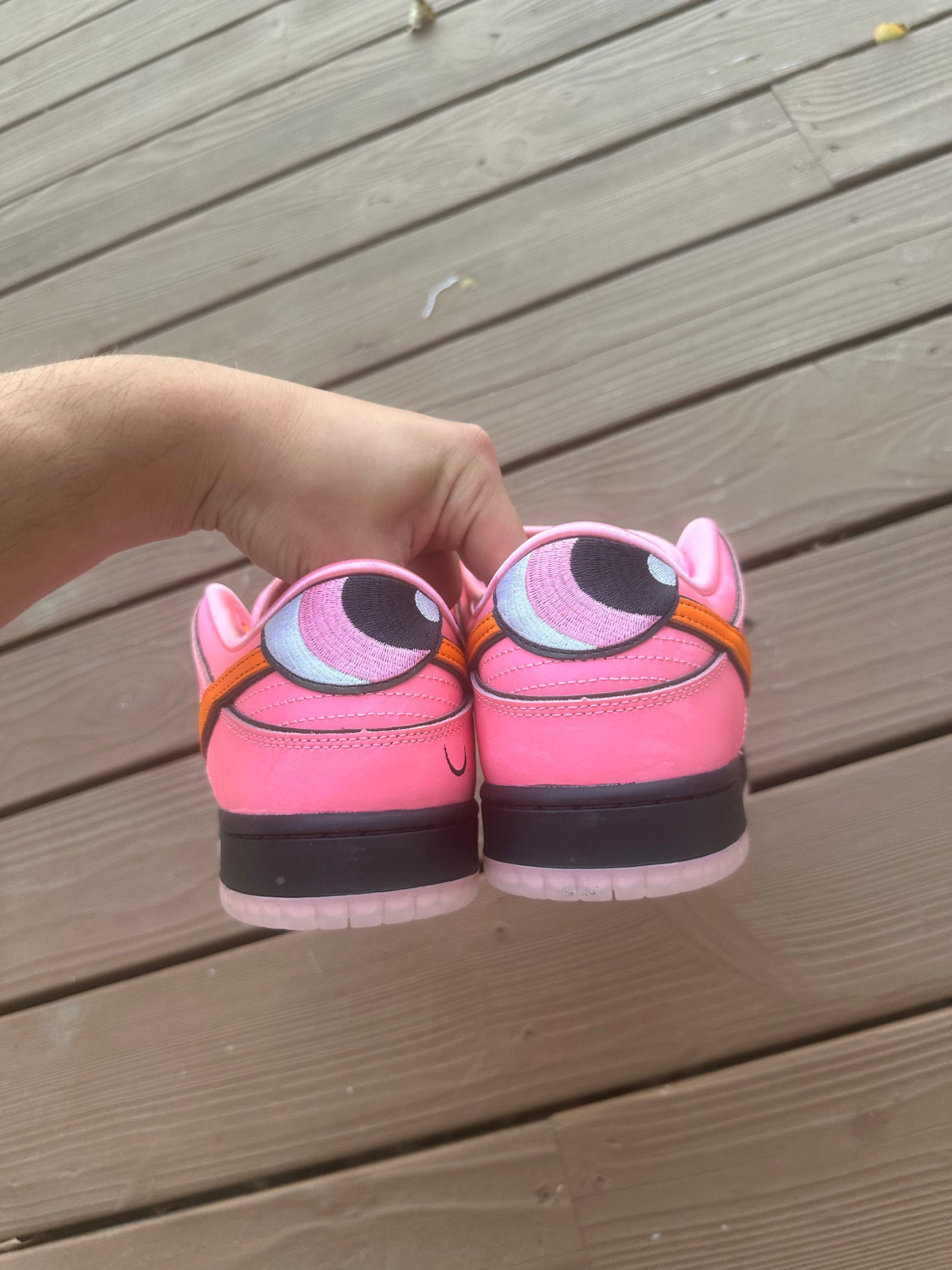 Size 9.5 - The Powerpuff Girls x Dunk Low Pro SB QS 'Blossom'