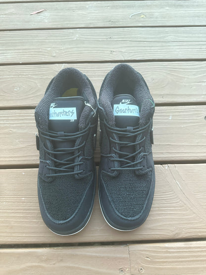 Size 11 - Gnarhunters x Nike SB Dunk Low Pro QS