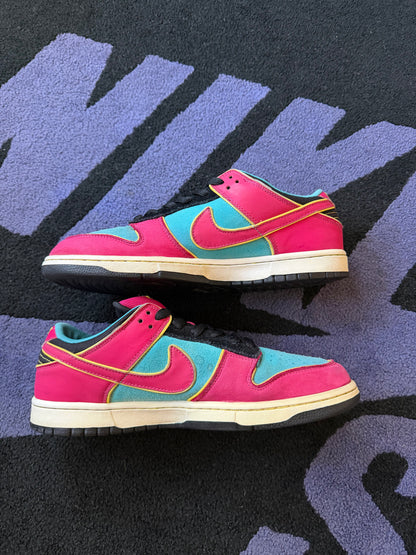 Size 10.5 - Nike Dunk Low Pro SB Ms. Pacman