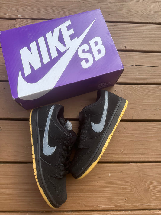 Size 9.5 - Nike SB Dunk Low Pro Fog