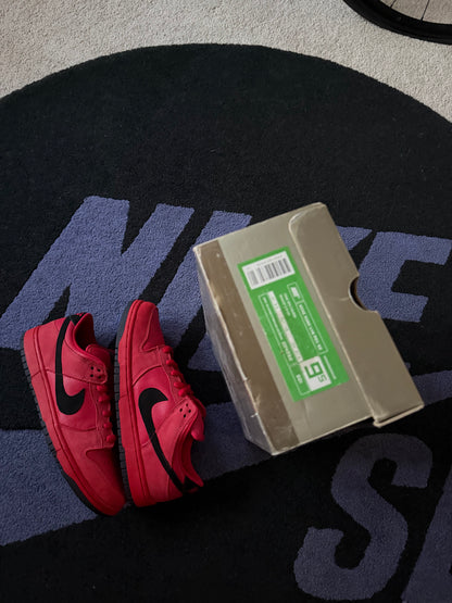 Size 9.5 - Nike Dunk Low Pro SB True Red
