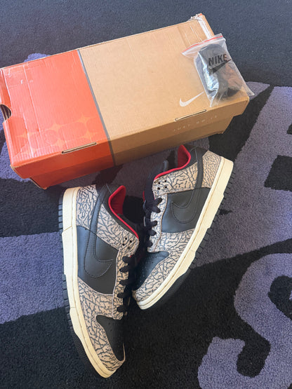 Size 8 - Supreme x Nike SB Dunk Low Pro Black Cement