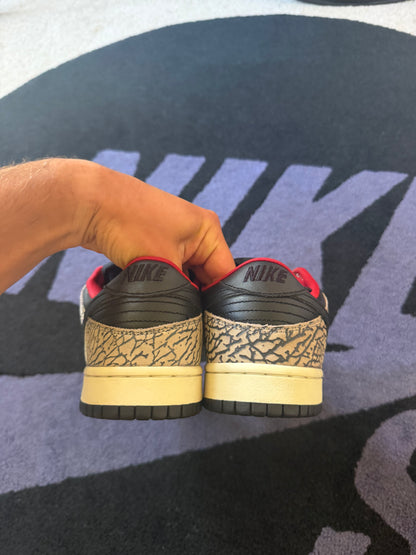 Size 8 - Supreme x Nike SB Dunk Low Pro Black Cement
