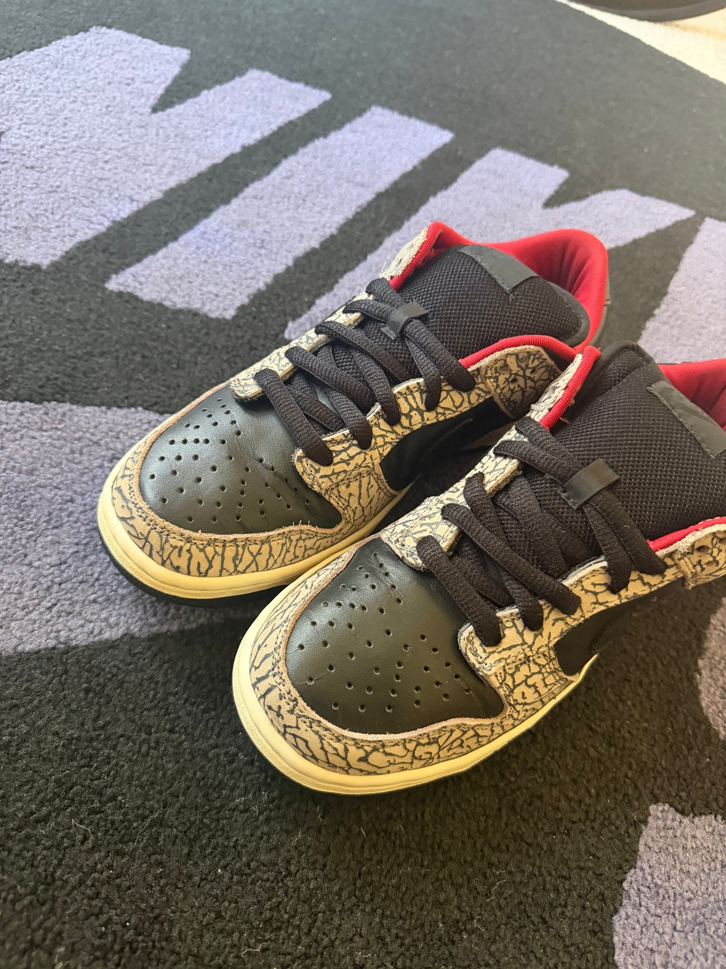 Size 8 - Supreme x Nike SB Dunk Low Pro Black Cement