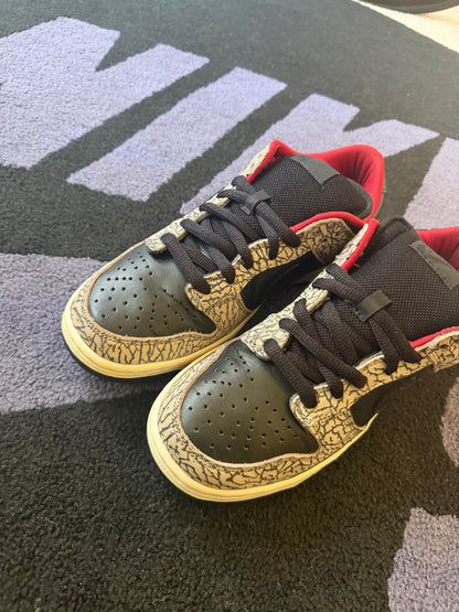 Size 8 - Supreme x Nike SB Dunk Low Pro Black Cement