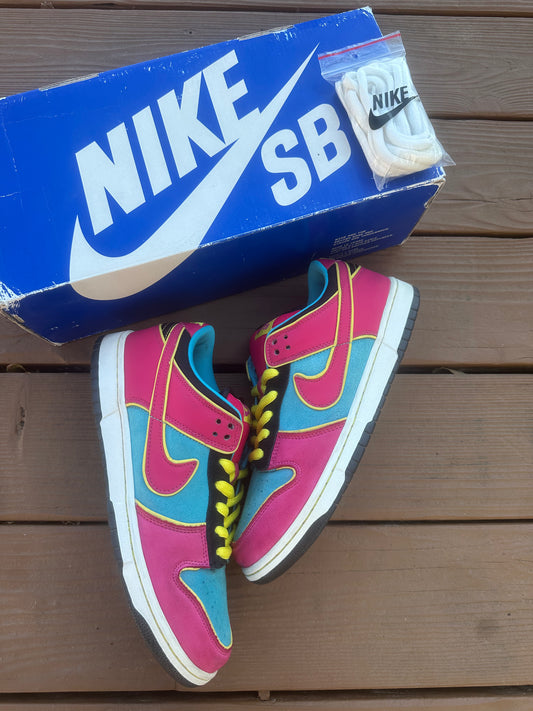Size 9 - Nike Dunk Low Pro SB Ms. Pacman