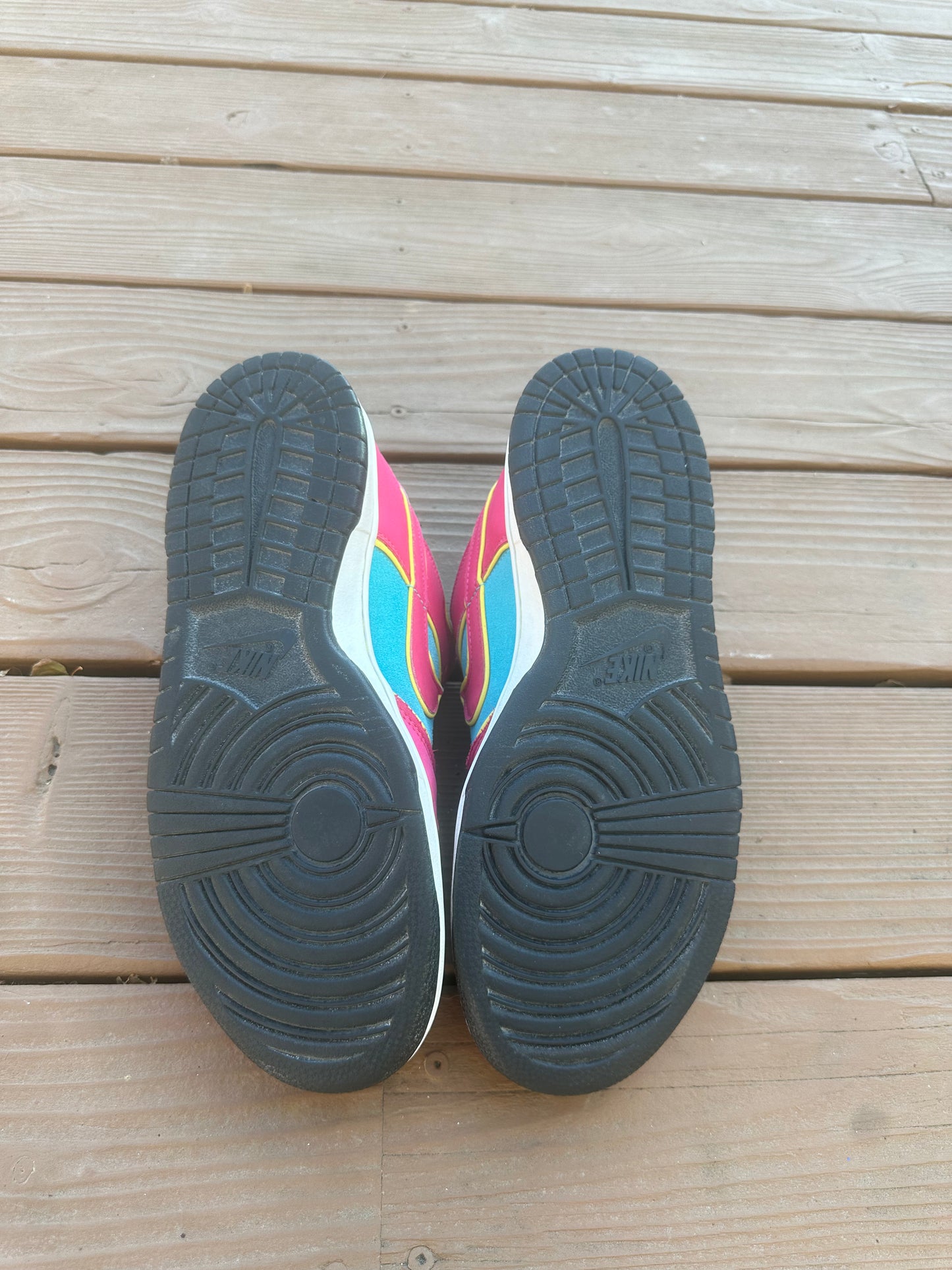Size 9 - Nike Dunk Low Pro SB Ms. Pacman