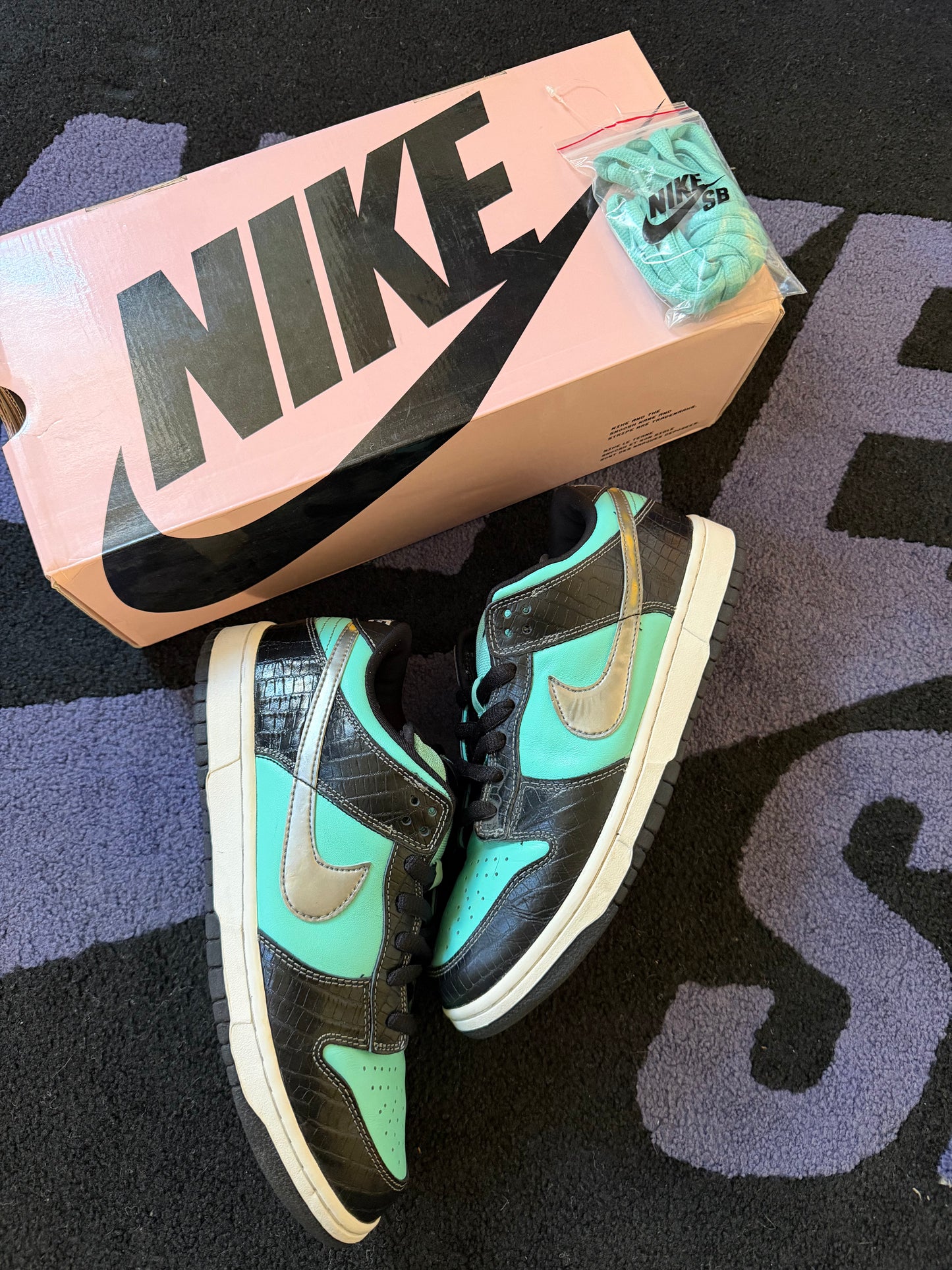 Size 9 - Nike SB Dunk Low Pro x Diamond Supply Co. Tiffany