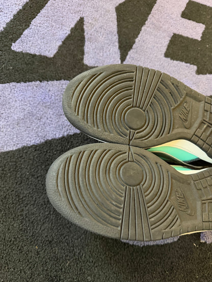 Size 9 - Nike SB Dunk Low Pro x Diamond Supply Co. Tiffany