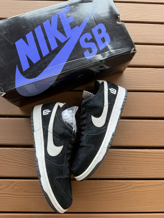 Size 11 - Nike Dunk Low Pro SB Wieger