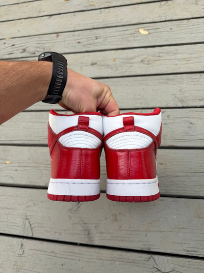 Size 10.5 - Supreme x Dunk High Pro SB Red Stars