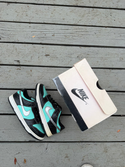 Size 9 - Nike SB Dunk Low Pro x Diamond Supply Co. Tiffany